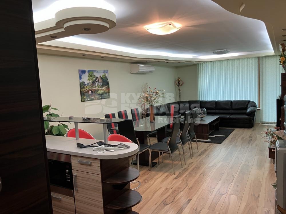 Продава 3-СТАЕН, гр. Варна, Базар Левски
