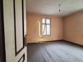 3 bedroom Tsentar, Sofia 1