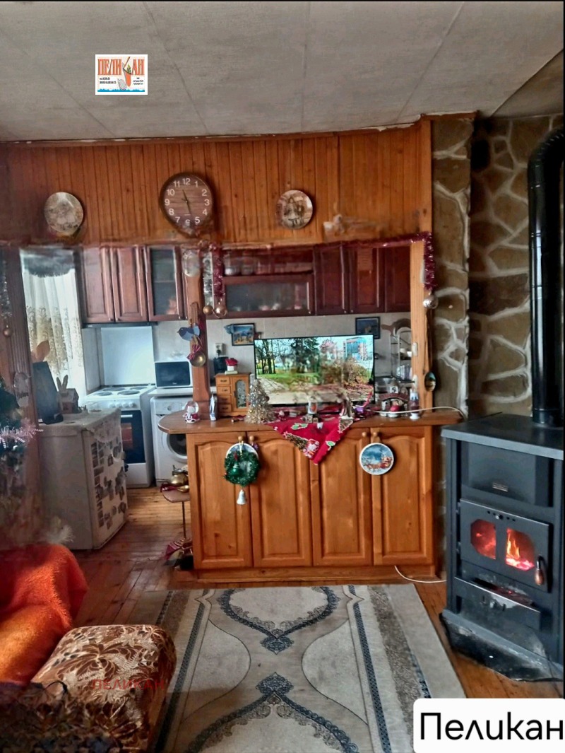 Продава ЕТАЖ ОТ КЪЩА, гр. Дебелец, област Велико Търново