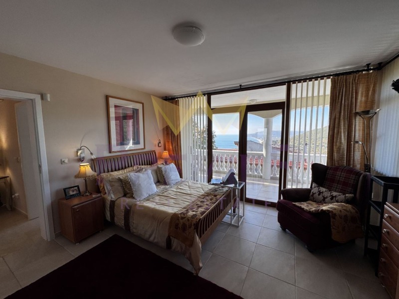 Продава КЪЩА, гр. Балчик, област Добрич, снимка 2 - Къщи - 52246035