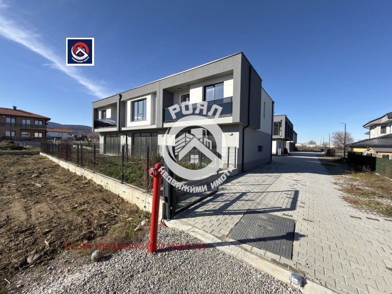 Продава КЪЩА, с. Първенец, област Пловдив