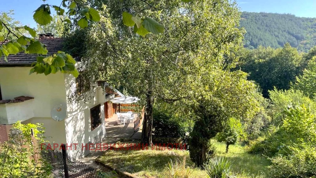 Продава КЪЩА, с. Червена локва, област Габрово, снимка 3 - Къщи - 55950557