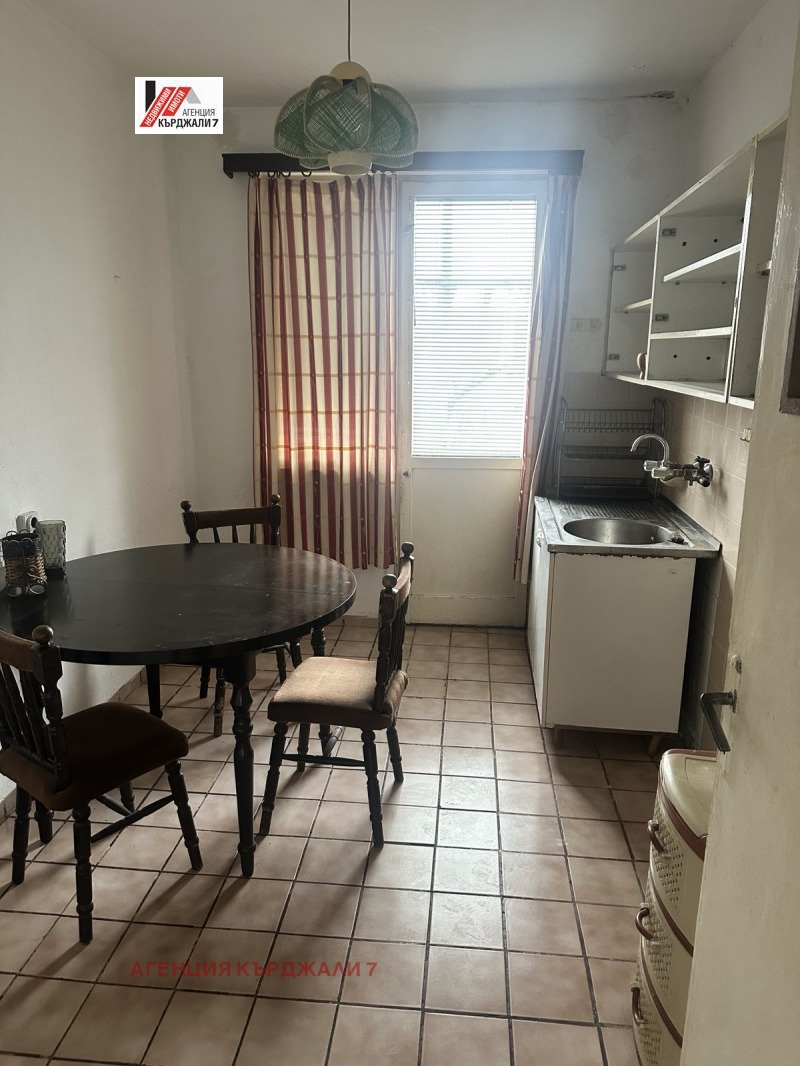 Продава 4-СТАЕН, гр. Кърджали, Център, снимка 6 - Апартаменти - 52639460