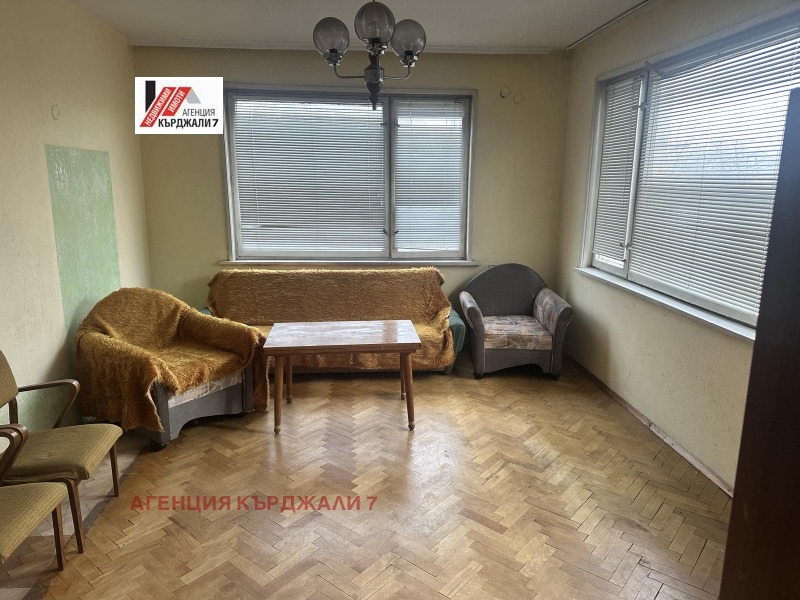 Продава 4-СТАЕН, гр. Кърджали, Център, снимка 2 - Апартаменти - 52639460