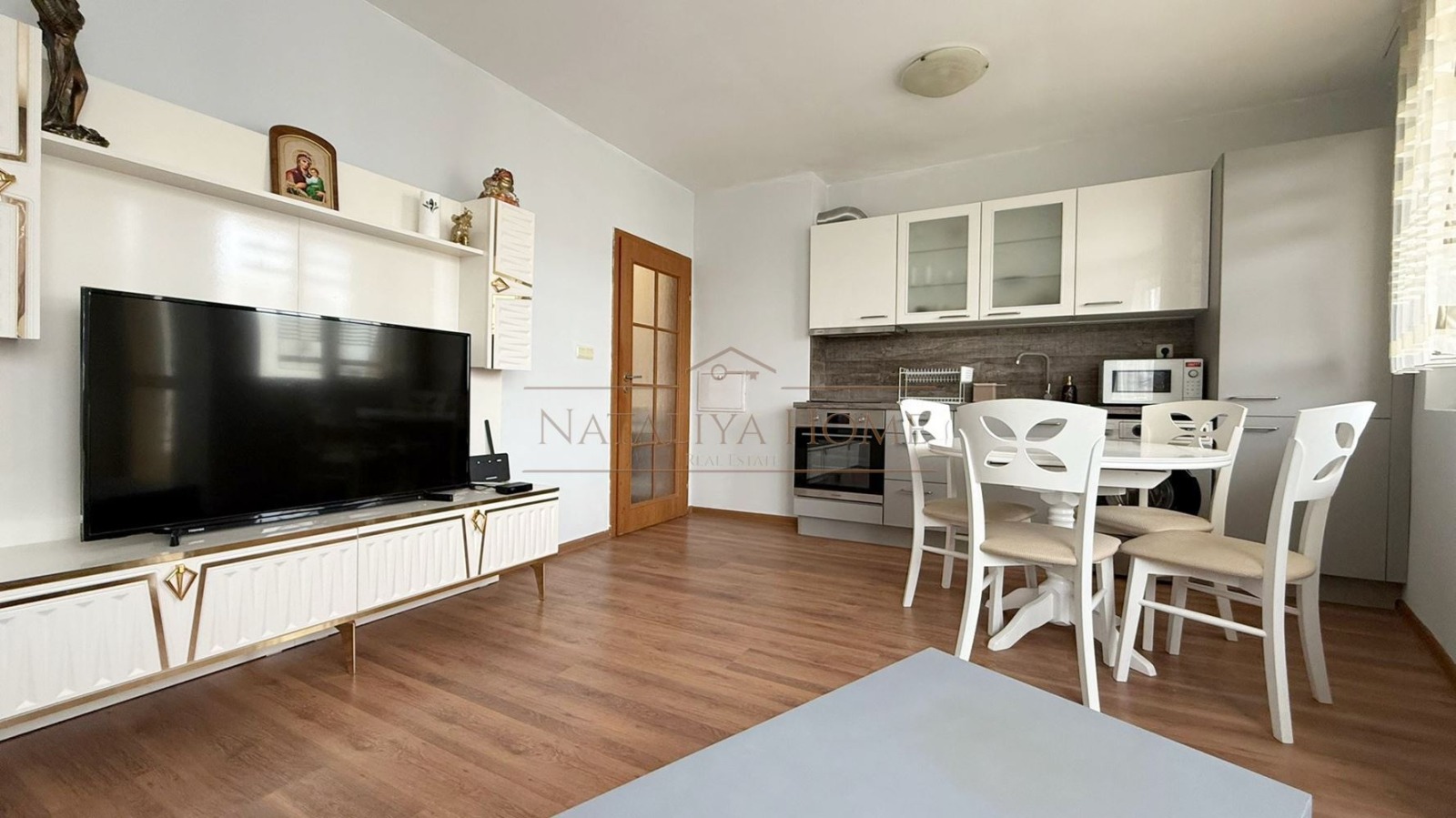 Продава 2-СТАЕН, гр. Бургас, Сарафово, снимка 2 - Апартаменти - 54279752