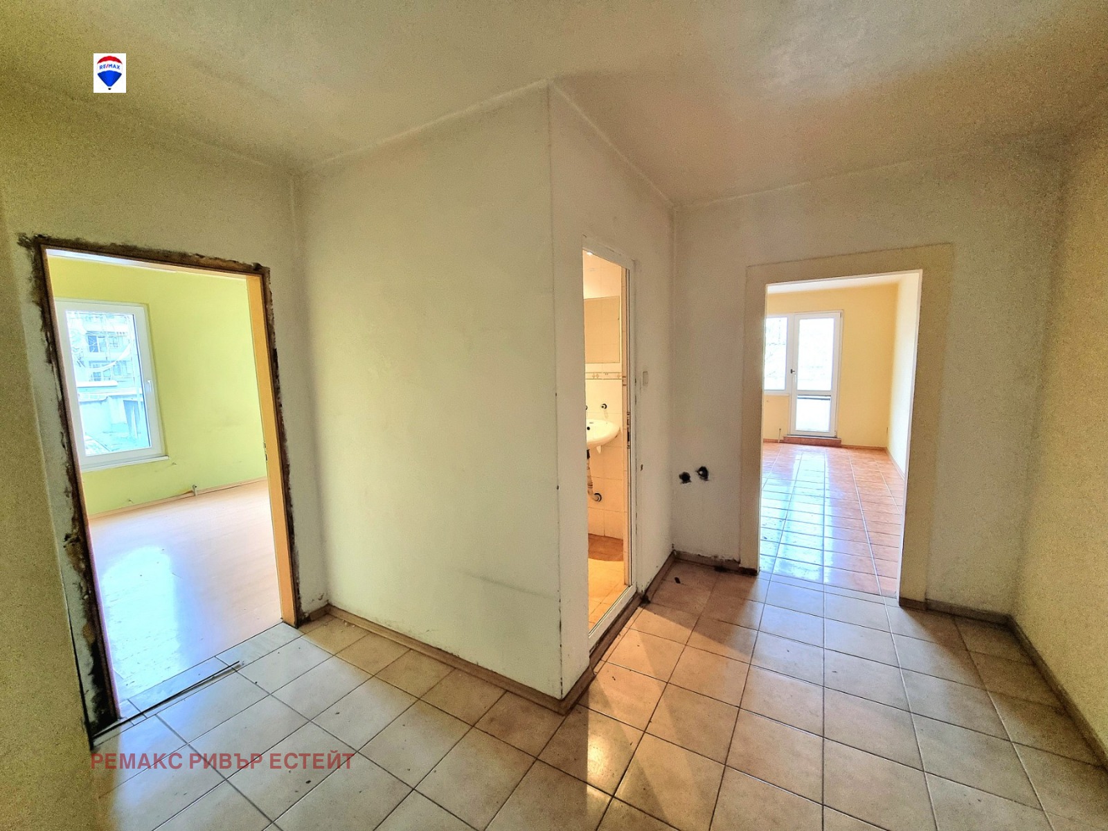 Продава ХОТЕЛ, гр. Русе, Централен южен район, снимка 4 - Хотели - 54056096