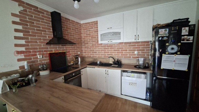 Продава 3-СТАЕН в област Пазарджик, гр. Пещера - 146 кв.м / 120 000 € » 234 699.60 лв.