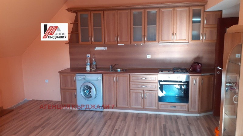 Продава 3-СТАЕН, гр. Кърджали, Възрожденци, снимка 3 - Aпартаменти - 49584498