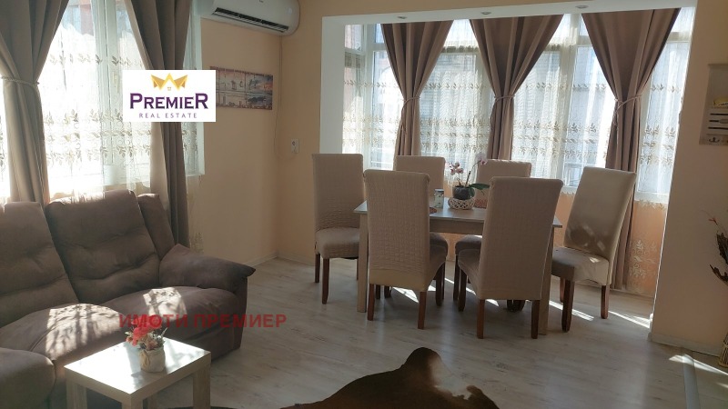 Продава МНОГОСТАЕН, гр. Бургас, Център, снимка 3 - Апартаменти - 53148342