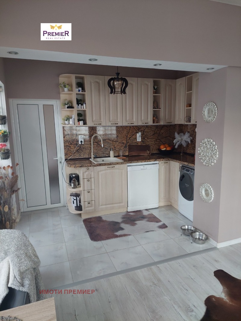 Продава МНОГОСТАЕН, гр. Бургас, Център, снимка 5 - Апартаменти - 53148342