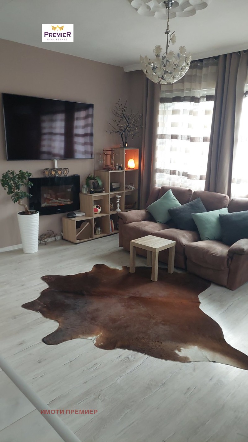 Продава МНОГОСТАЕН, гр. Бургас, Център, снимка 2 - Апартаменти - 53148342