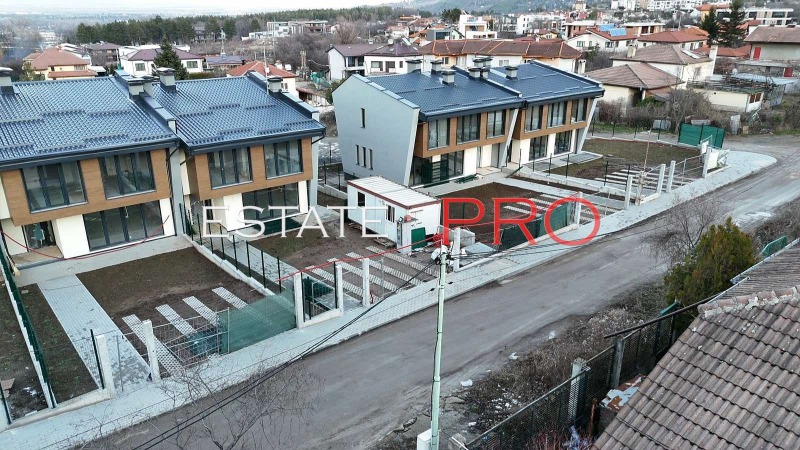 Продава КЪЩА, гр. София, с. Панчарево, снимка 2 - Къщи - 52287887