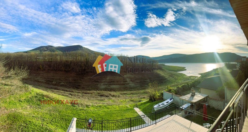 Продава КЪЩА, област Варна, с. Дебелец • 490000 € / 958356.70 лв. • 54723715 1