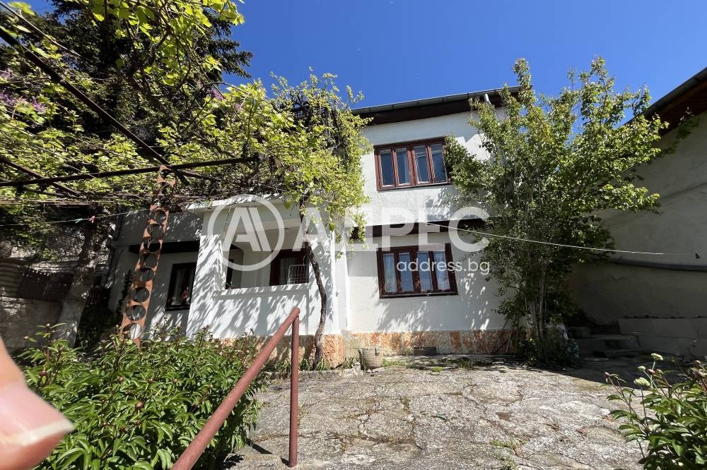 Продава КЪЩА, гр. Балчик, област Добрич, снимка 2 - Къщи - 50372981