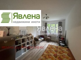 Studio undefined