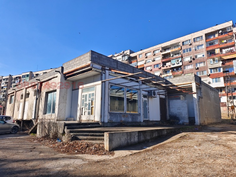 Til salgs  Butikk Montana , Mladost 1 , 225 kvm | 67152288 - bilde [3]