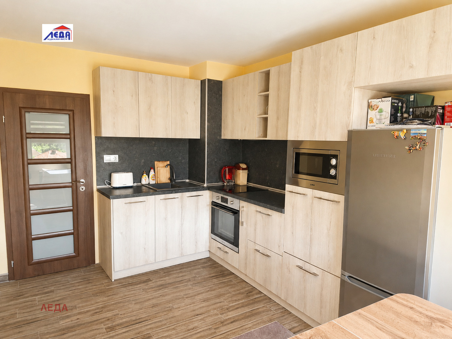 Продава 2-СТАЕН, гр. Плевен, 9-ти квартал, снимка 2 - Апартаменти - 54911502