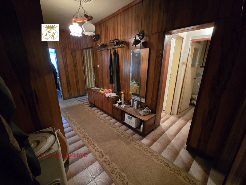 Продава ЕТАЖ ОТ КЪЩА, гр. Шумен, Център, снимка 8 - Етаж от къща - 51452012