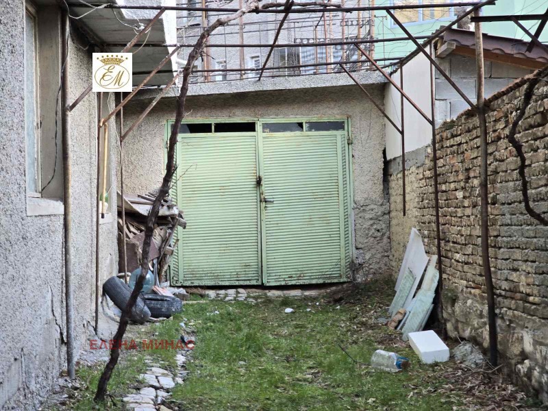 Продава ЕТАЖ ОТ КЪЩА, гр. Шумен, Център, снимка 11 - Етаж от къща - 51452012