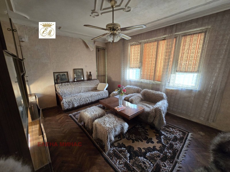 Продава ЕТАЖ ОТ КЪЩА, гр. Шумен, Център