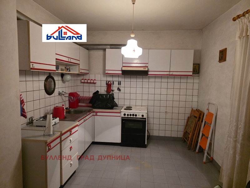 Продава КЪЩА, гр. Дупница, област Кюстендил