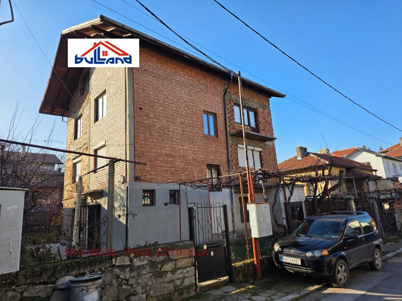Продава КЪЩА, гр. Дупница, област Кюстендил, снимка 2 - Къщи - 52821772