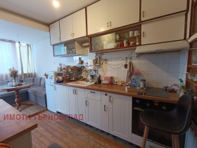 3+ soveværelse Akatsiya, Veliko Tarnovo