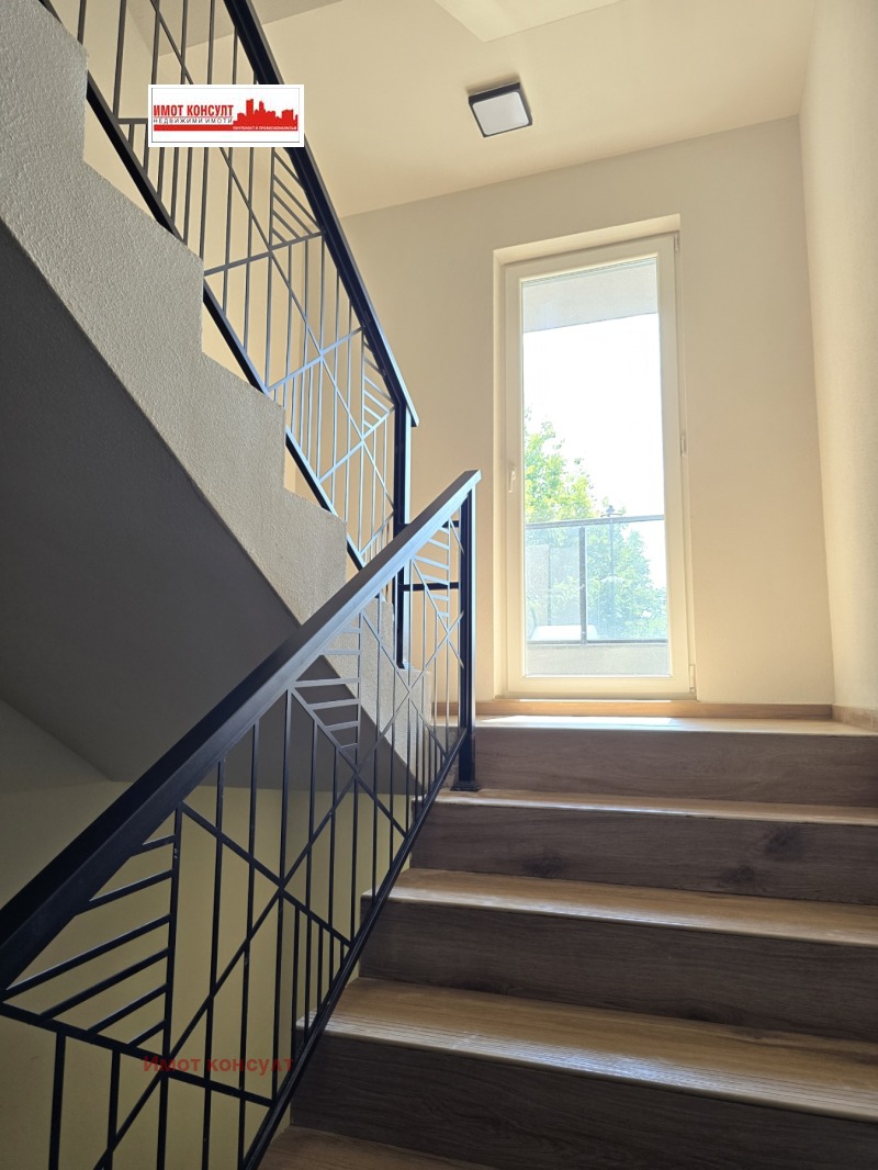 Продава  2-стаен град Пловдив , Остромила , 68 кв.м | 70206880 - изображение [12]