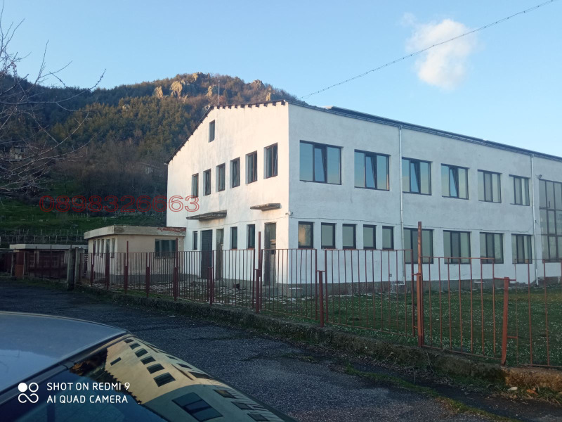 Продава ПРОМ. ПОМЕЩЕНИЕ, с. Устрен, област Кърджали, снимка 2 - Производствени сгради - 52781695