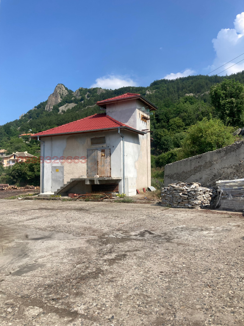 Продава ПРОМ. ПОМЕЩЕНИЕ, с. Устрен, област Кърджали