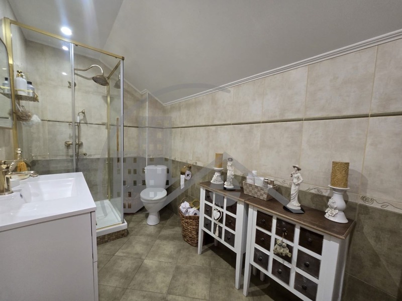 Продава КЪЩА, с. Безводица, област Добрич, снимка 13 - Къщи - 52983761