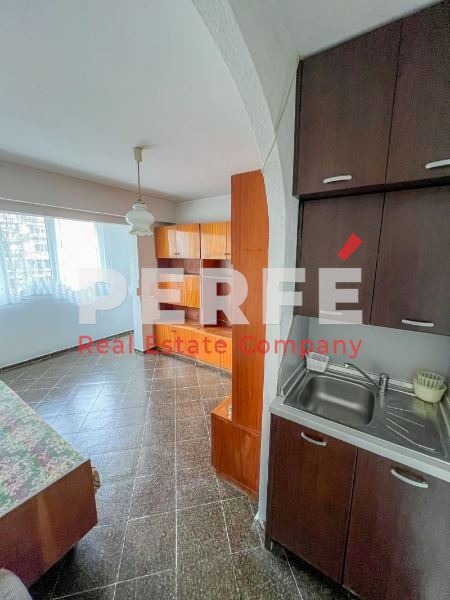 Продава  2-стаен град Бургас , Славейков , 69 кв.м | 99070981