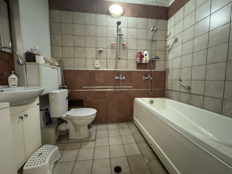 Продава 3-СТАЕН, гр. София, Лагера, снимка 10 - Апартаменти - 52686848