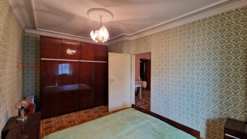 Продава МНОГОСТАЕН, гр. Търговище, Боровец, снимка 3 - Апартаменти - 52780015