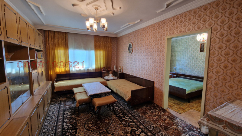 Продава МНОГОСТАЕН, гр. Търговище, Боровец