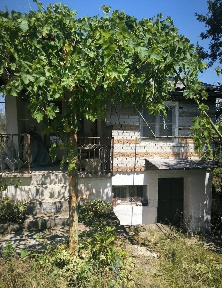 Продава ВИЛА, с. Песнопой, област Пловдив
