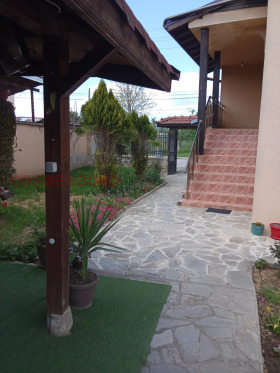 Casa Bagrenci, região Kyustendil 4