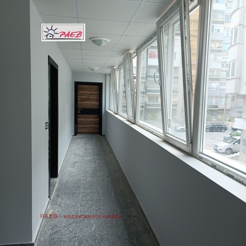 De vânzare  2 dormitoare Ruse , Țentâr , 130 mp | 20694084 - imagine [5]