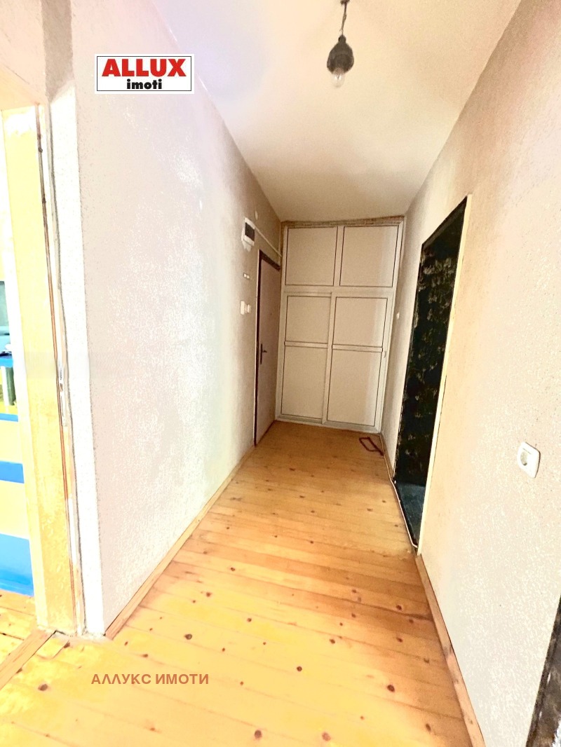 Продава  3-стаен град Русе , Дружба 2 , 70 кв.м | 69297722 - изображение [9]