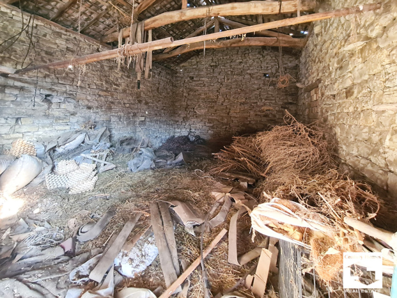 Продава КЪЩА, с. Куцина, област Велико Търново, снимка 13 - Къщи - 53163906