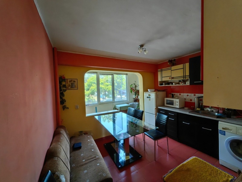 Eladó  3 hálószobás Burgas , Izgrev , 75 négyzetméter | 65480119