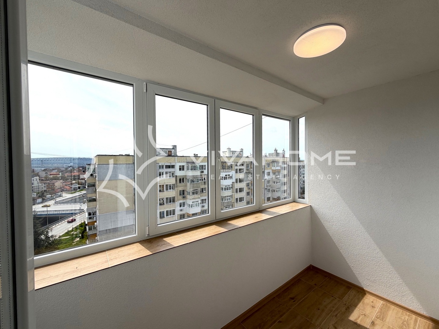 Продава 2-СТАЕН, гр. Варна, Гранд Мол, снимка 2 - Апартаменти - 54217564