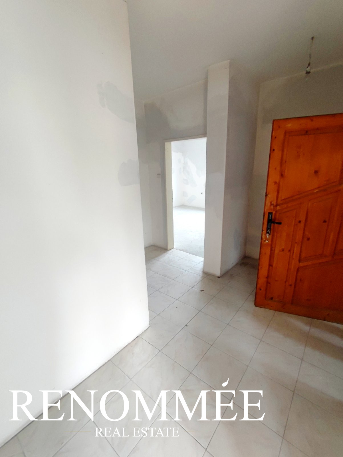 Продава ЕТАЖ ОТ КЪЩА, гр. Кърджали, Център, снимка 9 - Етаж от къща - 54302655