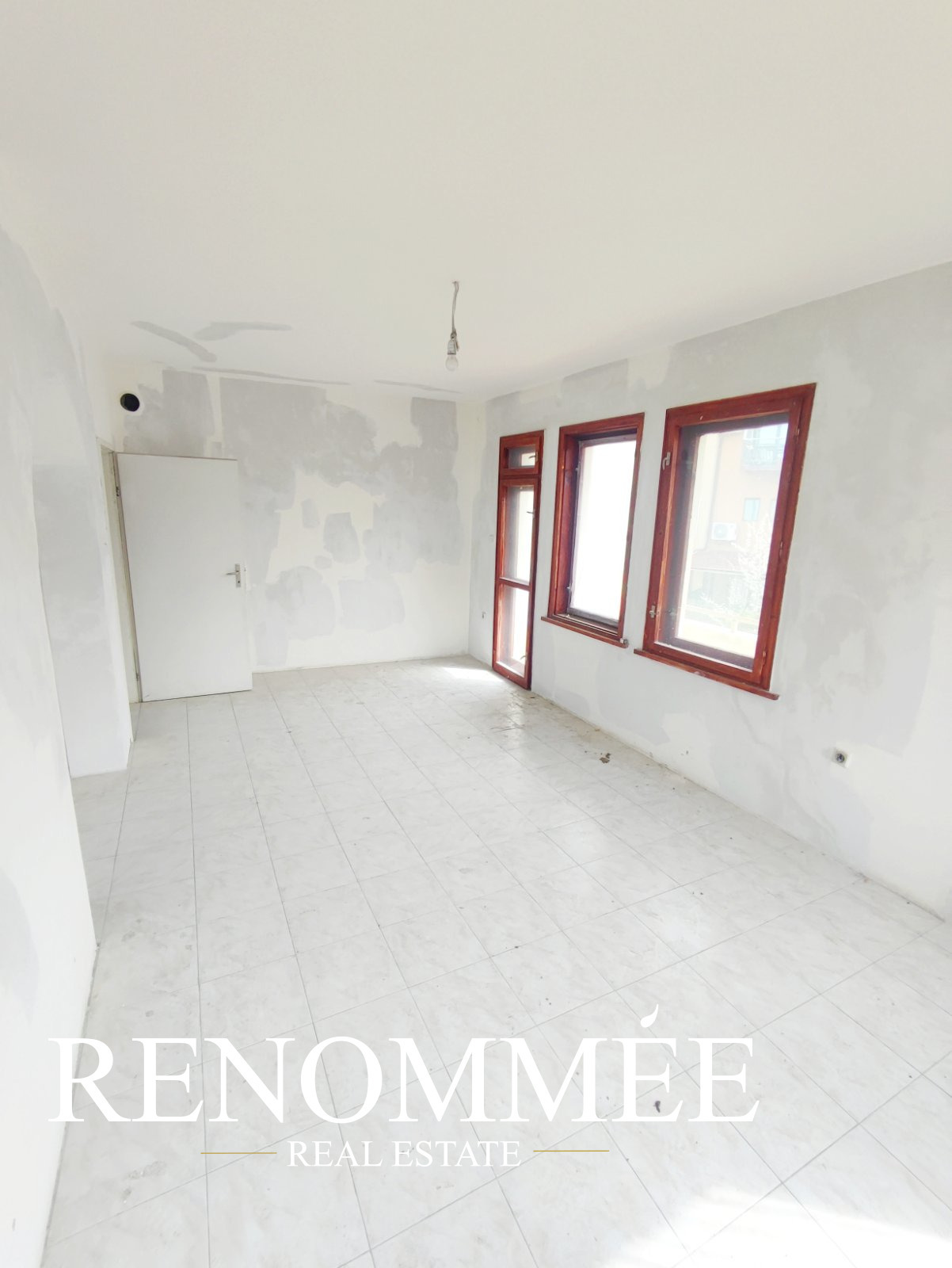 Продава ЕТАЖ ОТ КЪЩА, гр. Кърджали, Център, снимка 2 - Етаж от къща - 54302655