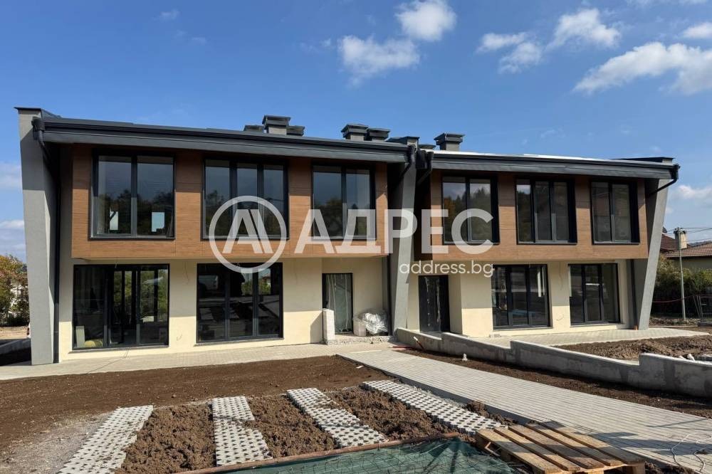 Продава КЪЩА, гр. София, м-т Камбаните