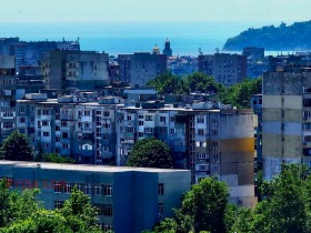 2 quartos Vazrajdane 1, Varna