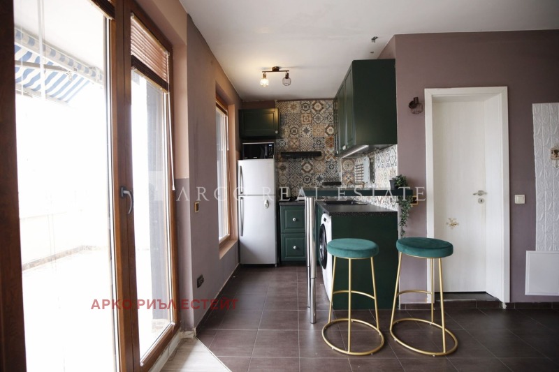 Продава  1-стаен град София , Света Троица , 57 кв.м | 67651426