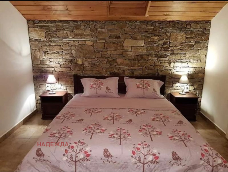 Продава КЪЩА в област Ловеч, гр. Априлци - 200 кв.м / 310 000 € » 606 307.30 лв., НАДЕЖДА