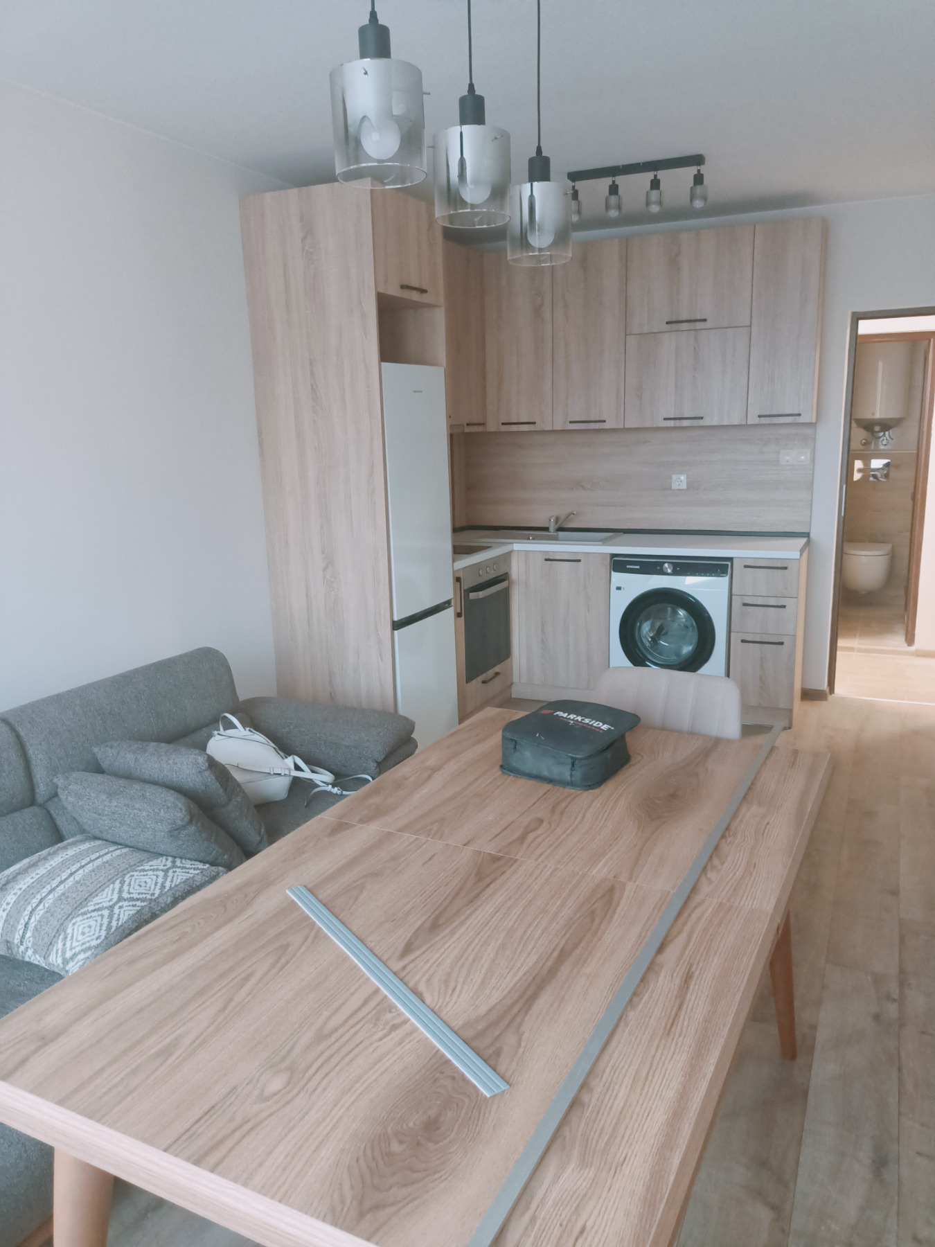 Продава 3-СТАЕН, гр. Велико Търново, Акация, снимка 2 - Апартаменти - 51558424