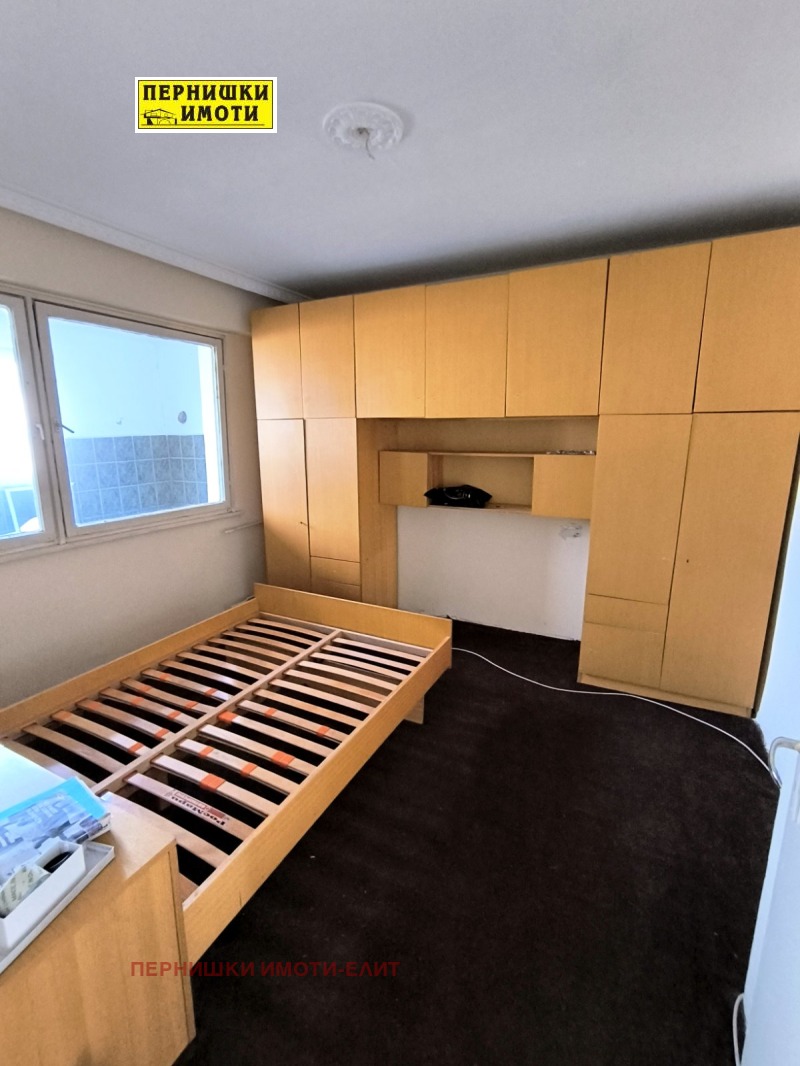 Продава 2-СТАЕН, гр. Перник, Изток